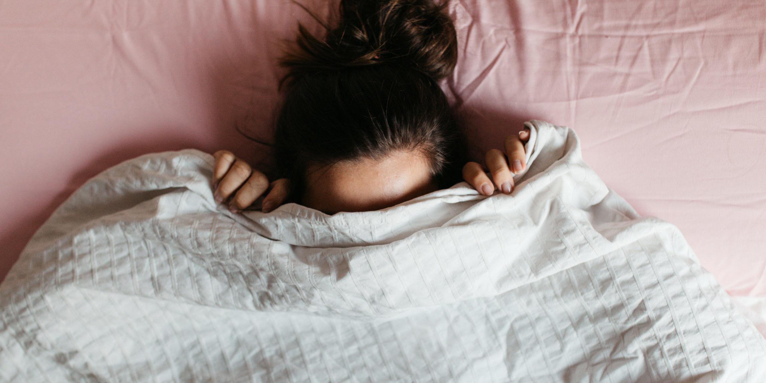 Photo 160259929 : Covers Woman © E Ghstock | Dreamstime.com