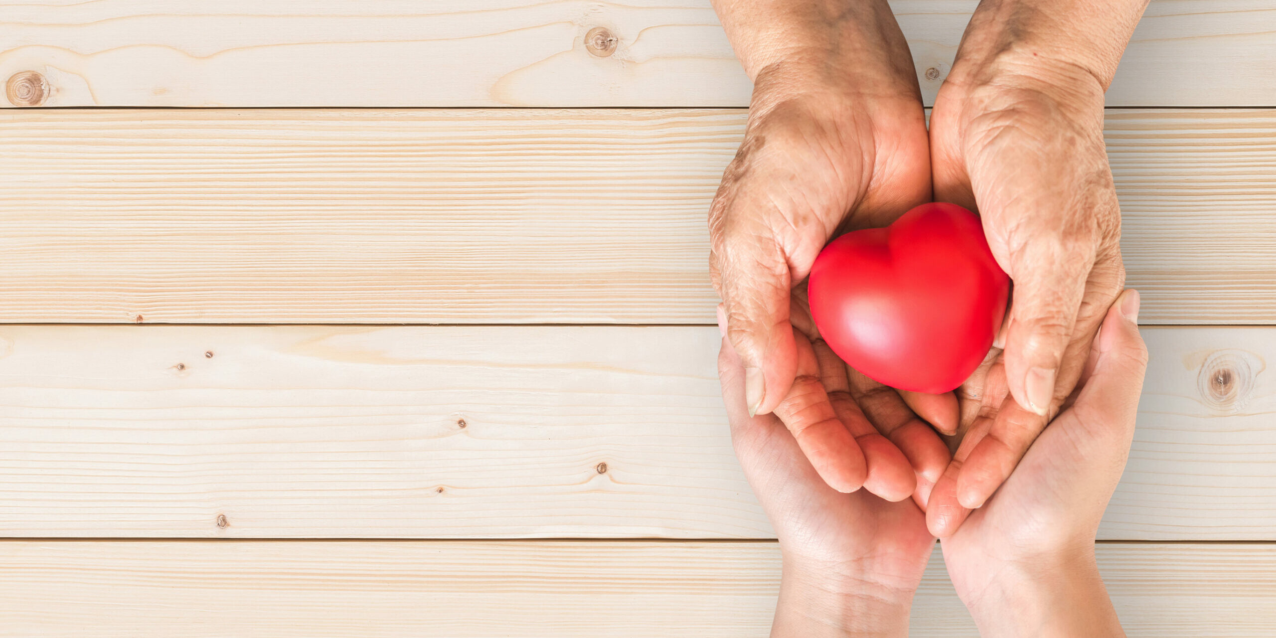 ID-200053214-Caregivers-Noipornpan-Dreamstime.com